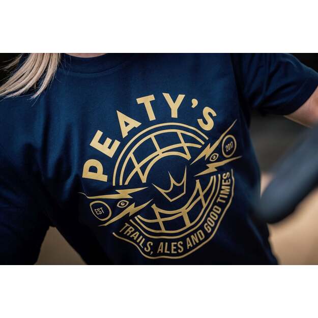 PEATY S PUBWEAR TRIKO S KRÁTKÝM RUKÁVEM TRAILS & ALES CREST / FRENCH NAVY (PPW-25-TEE-TAG-NVY) 2