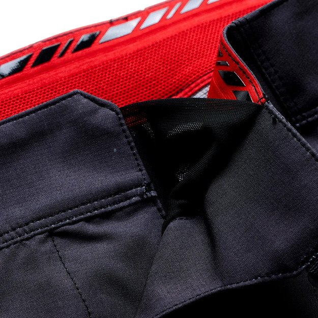 TLD SKYLINE PRO SHORTS x BN3TH LINER MONO CARBON (20202700) 2
