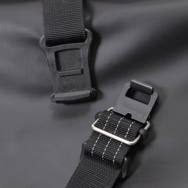 Restrap kuprinė užsukamu viršumi 40L (juoda) 4